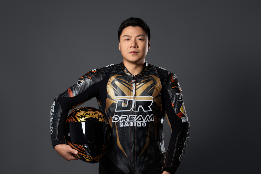 王鑄(中國機車運動員) 王鑄(中國機車運動員)