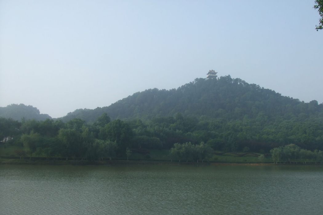 袁山聳翠 袁山聳翠