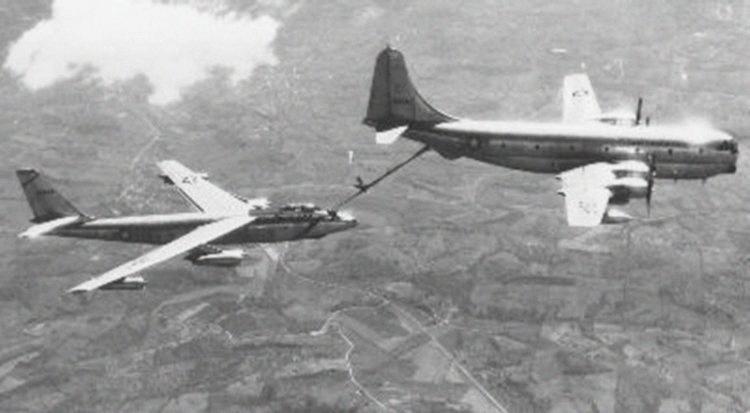 B-47E與KC-97進行空中加油