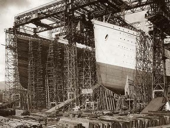 鐵達尼號在造船廠建造中