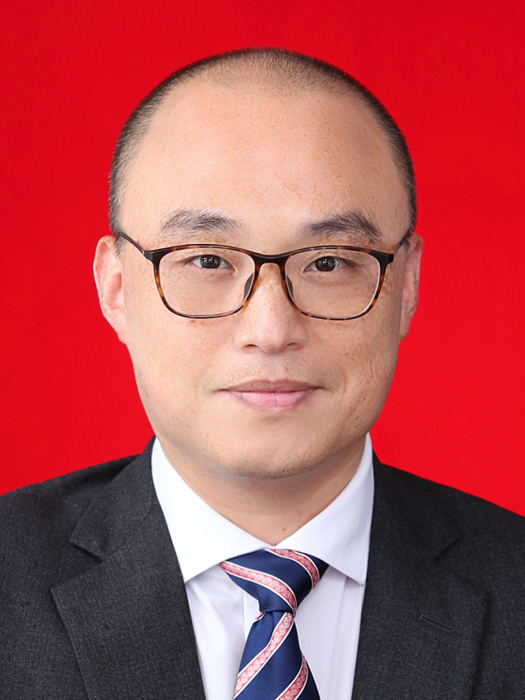 魯鳴(上海市第十六屆人民代表大會代表,上海市晉元高級中學副校長,民盟普陀區委副主委) 魯鳴(上海市第十六屆人民代表大會代表,上海市晉元高級中學副校長,民盟普陀區委副主委)