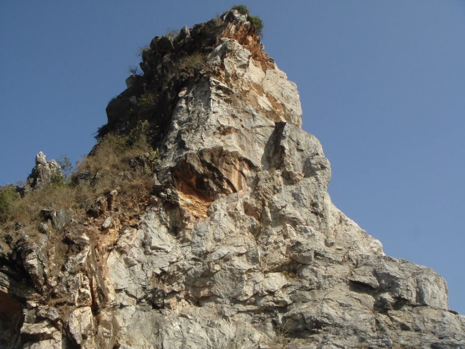 山背後村(雲南曲靖市富源縣富村鎮下轄村) 山背後村(雲南曲靖市富源縣富村鎮下轄村)