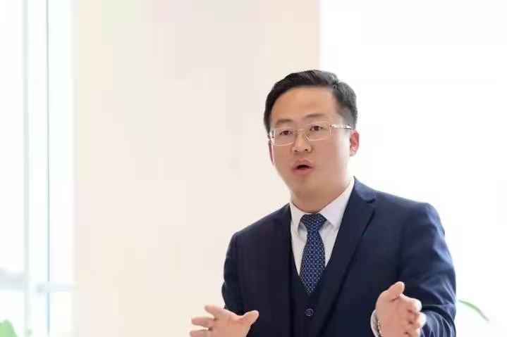 靳濱濱 靳濱濱