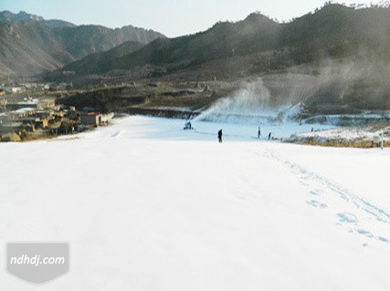 堰塞湖滑雪場