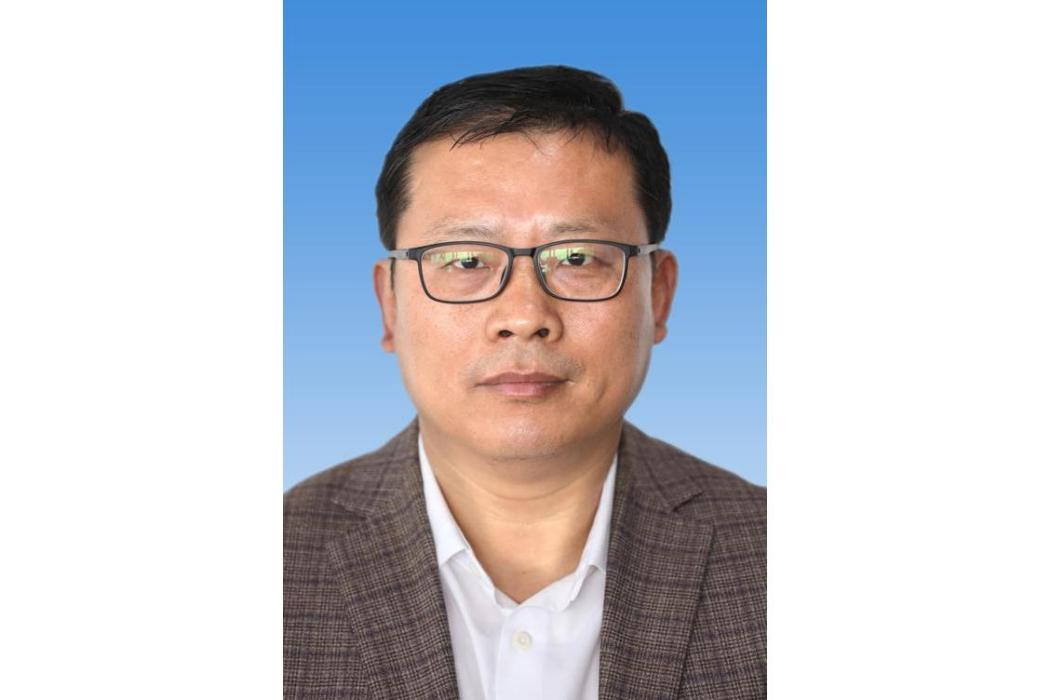 王俊(南通建工集團股份有限公司董事、副總經理兼南京分公司總經理)