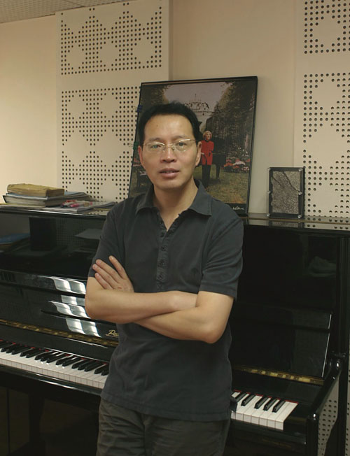 西川音樂學院教授胡曉