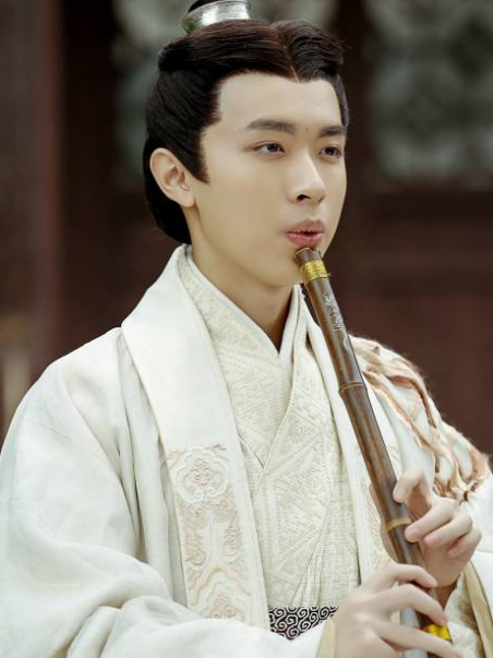 姬滿(電視劇《大王不容易》中由張逸傑飾演的男性角色) 姬滿(電視劇《大王不容易》中由張逸傑飾演的男性角色)