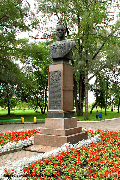 雷賓斯克市的巴托夫半身銅像