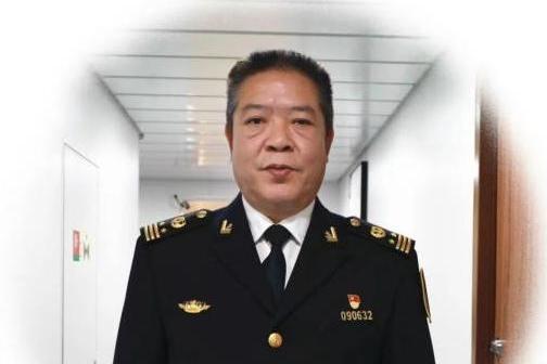陳慶利(廣東海事局南海海巡執法總隊“海巡09”輪船長) 陳慶利(廣東海事局南海海巡執法總隊“海巡09”輪船長)