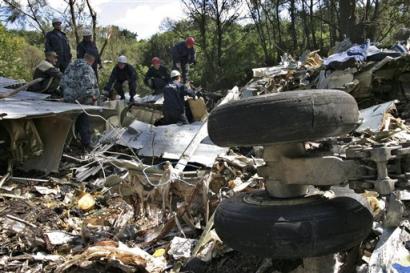 2004年8月6日墜毀的圖—154飛機殘骸