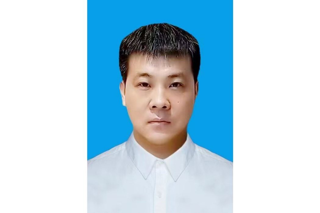 姜雷(薩滿文化代表人) 姜雷(薩滿文化代表人)