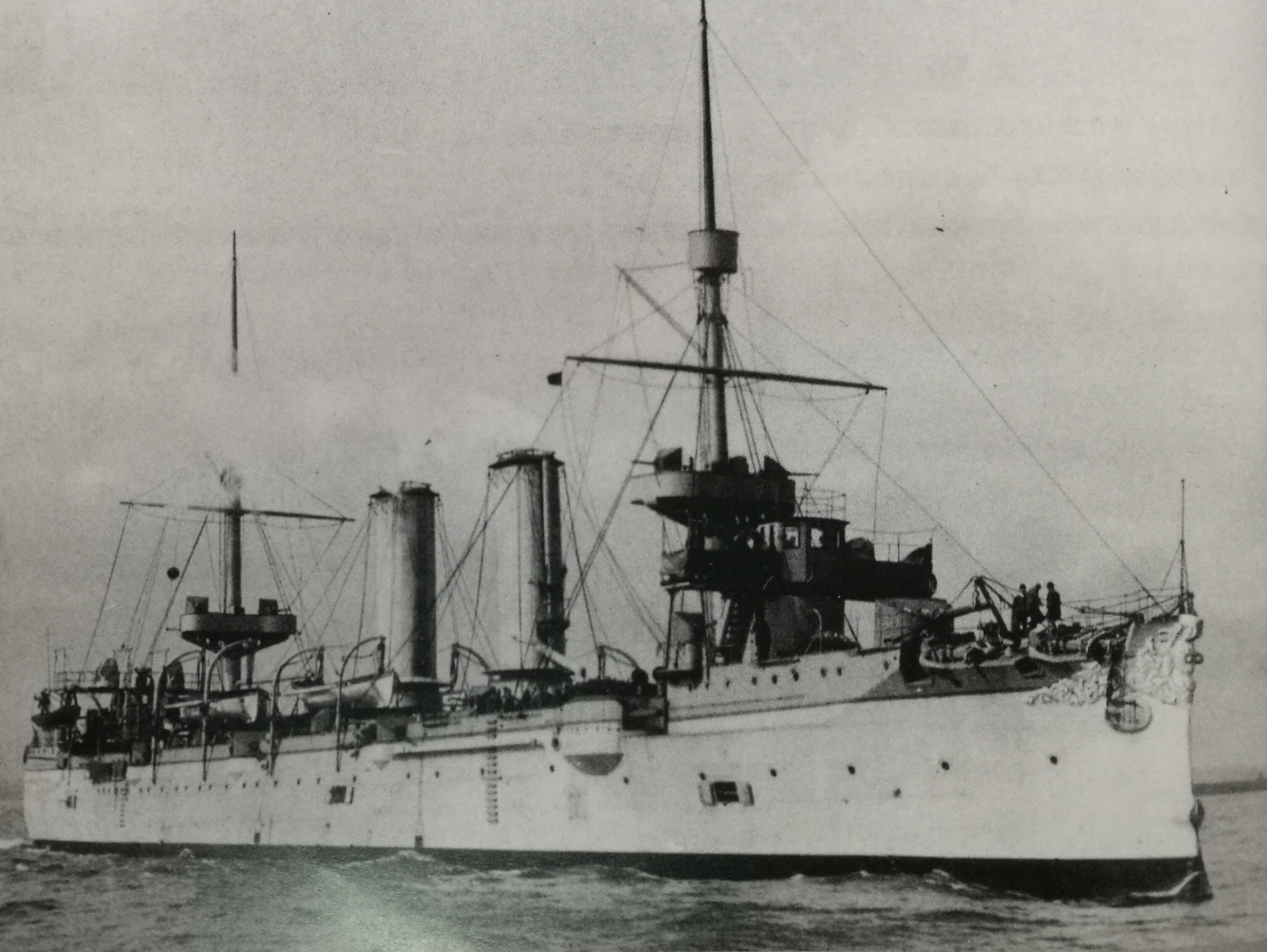 1898年11月在英國阿姆斯特朗公司竣工後向日本返航時的吉野