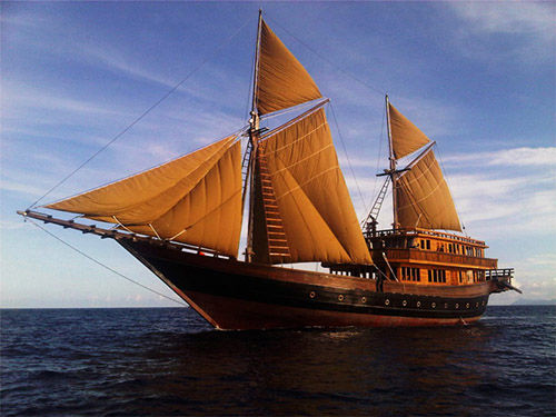 阿麗拉普娜瑪號遊艇