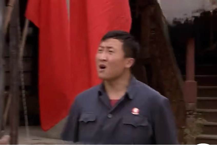 柳志強(年代劇《工人大院》中的虛擬角色,由演員李思博飾演) 柳志強(年代劇《工人大院》中的虛擬角色,由演員李思博飾演)