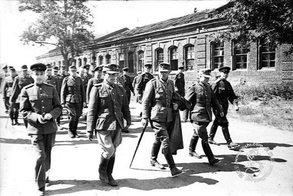 德軍被俘高級將領被遊街示眾