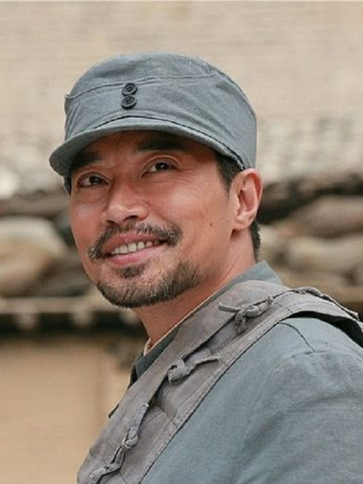 於成山(電視劇《俘虜兵》中的虛擬角色) 於成山(電視劇《俘虜兵》中的虛擬角色)