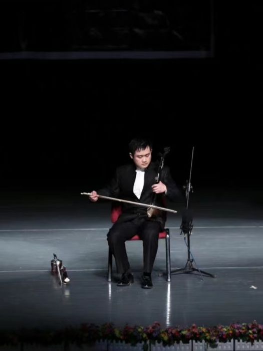 高靖澤(山西師範大學音樂學院教師) 高靖澤(山西師範大學音樂學院教師)
