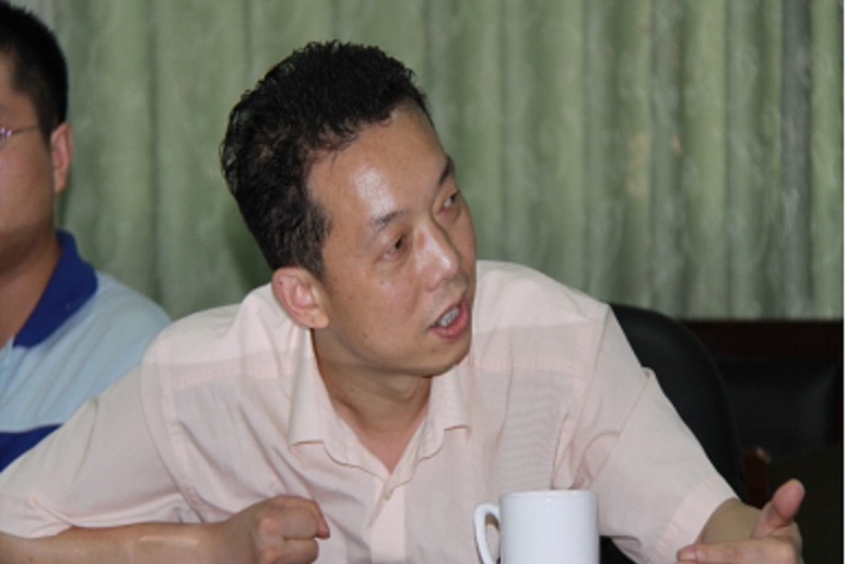 劉毅(華西公共衛生學院副院長) 劉毅(華西公共衛生學院副院長)
