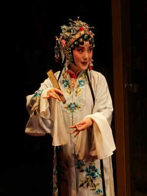 張志紅在皇家糧倉演出《牡丹亭·尋夢》