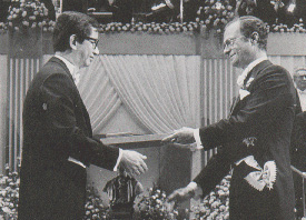 李遠哲獲1986年諾貝爾化學獎