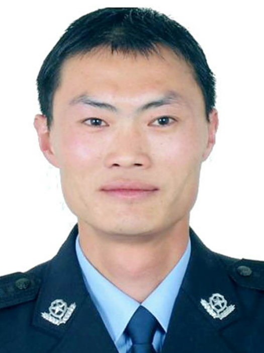 周志賢(雲南省楚雄彝族自治州南華縣公安局黨委委員、副局長) 周志賢(雲南省楚雄彝族自治州南華縣公安局黨委委員、副局長)