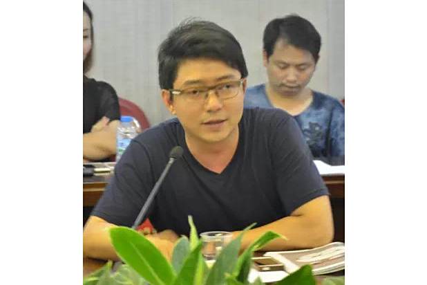 許江濤(深圳鎧迪眼鏡製造有限公司總經理,木製眼鏡設計師。) 許江濤(深圳鎧迪眼鏡製造有限公司總經理,木製眼鏡設計師。)