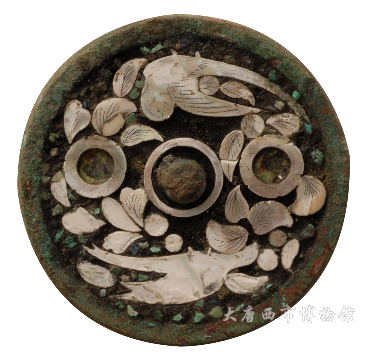 唐鑲綠松石螺鈿鸚鵡紋鏡