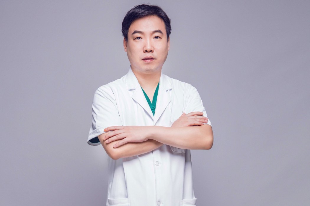 廖浩(武漢德恩醫療美容門診部執業醫師) 廖浩(武漢德恩醫療美容門診部執業醫師)