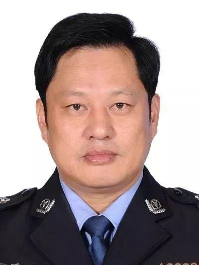 張東傑(梅州興寧交警大隊原副教導員) 張東傑(梅州興寧交警大隊原副教導員)