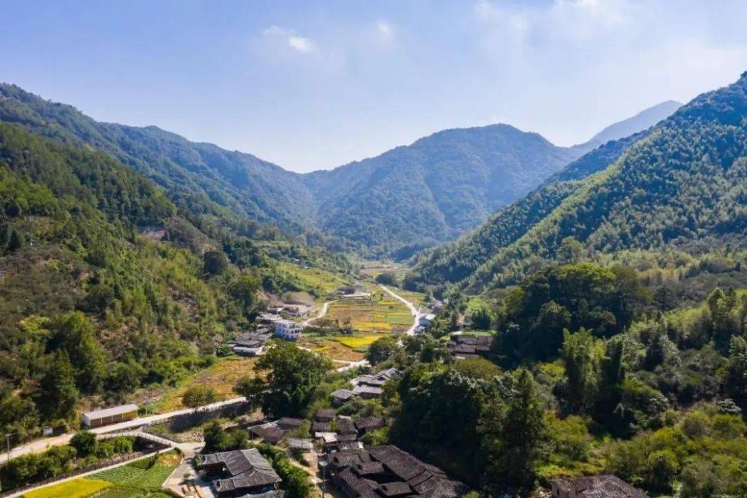 游溪村(浙江省江山市鳳林鎮下轄行政村) 游溪村(浙江省江山市鳳林鎮下轄行政村)