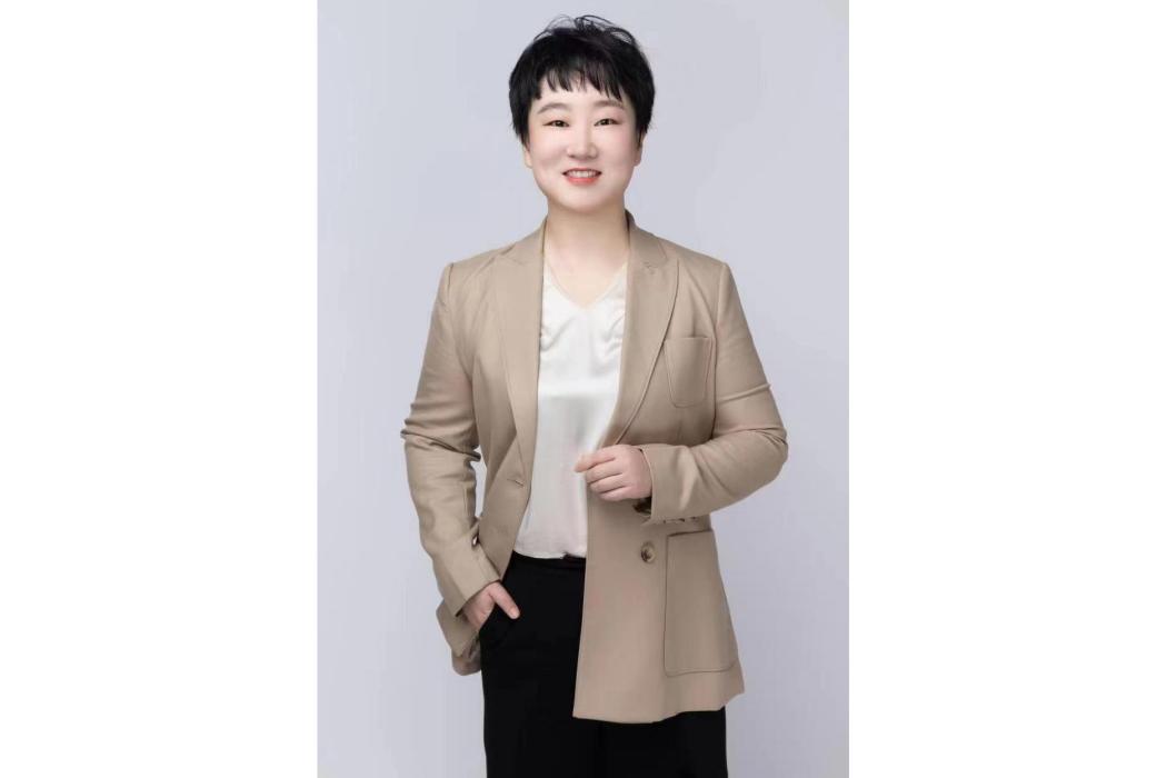范媛媛(西南大學國際學院講師,研究方向為漢語國際教育) 范媛媛(西南大學國際學院講師,研究方向為漢語國際教育)