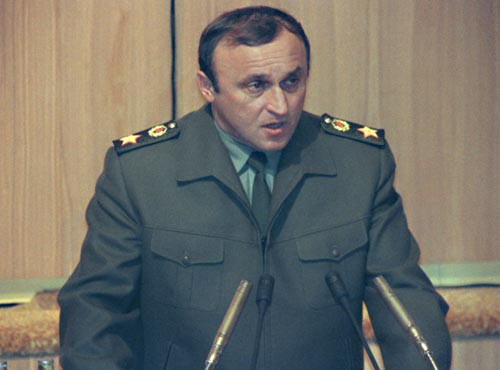 時任國防部長的格拉喬夫