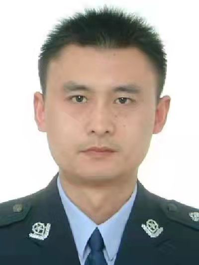 張楓(湖南省津市市公安局黨委副書記、政委) 張楓(湖南省津市市公安局黨委副書記、政委)