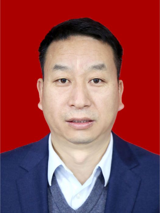李玉剛(上海市第十六屆人民代表大會代表,崇明中學校長) 李玉剛(上海市第十六屆人民代表大會代表,崇明中學校長)