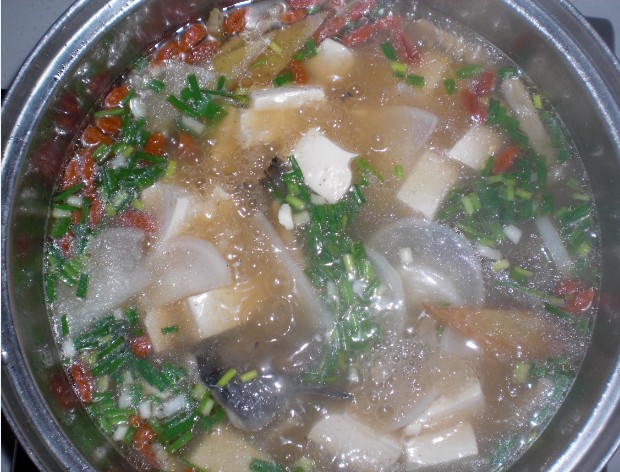 野生昂刺魚蘿蔔豆腐湯