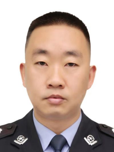 余琦(貴州省畢節市赫章縣公安局黨委委員、政工科科長、三級警長)