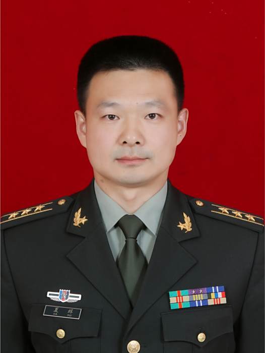 夏輝(江西省修水縣委常委、縣人武部部長) 夏輝(江西省修水縣委常委、縣人武部部長)