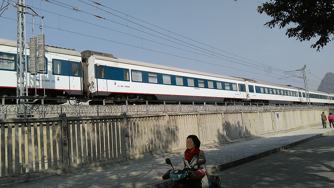 Z5/6次列車編組中9號軟臥車，南寧站換乘T8701次列車的4/L1號車廂