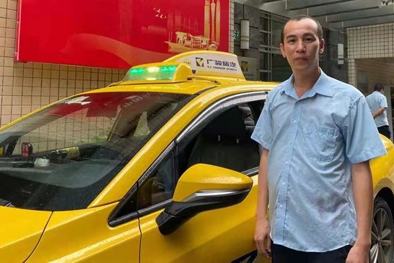 李燦華(廣駿公司計程車駕駛員) 李燦華(廣駿公司計程車駕駛員)