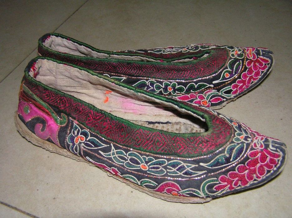 水族繡花鞋