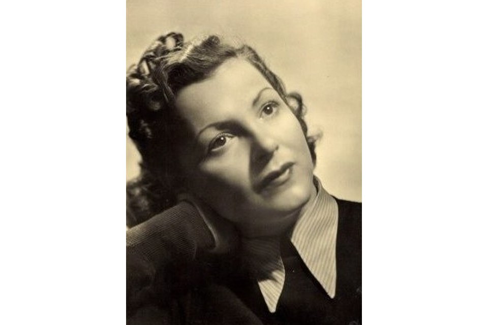 Maria Andergast Maria Andergast