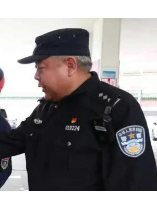 肖喜林(北京市內保局重點基礎設施保衛大隊三級高級警長) 肖喜林(北京市內保局重點基礎設施保衛大隊三級高級警長)