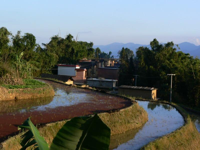 地盤中寨村 地盤中寨村