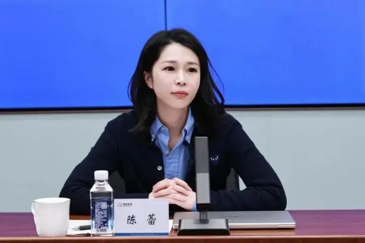 陳蕾(桐昆集團股份有限公司董事長兼總裁) 陳蕾(桐昆集團股份有限公司董事長兼總裁)