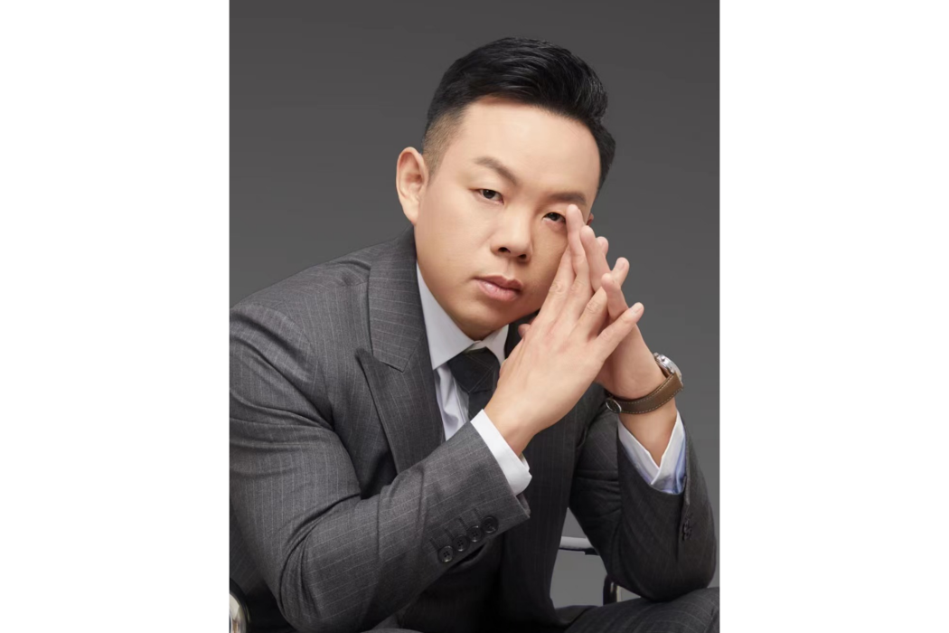 劉曦(視覺導演、新媒體藝術家) 劉曦(視覺導演、新媒體藝術家)