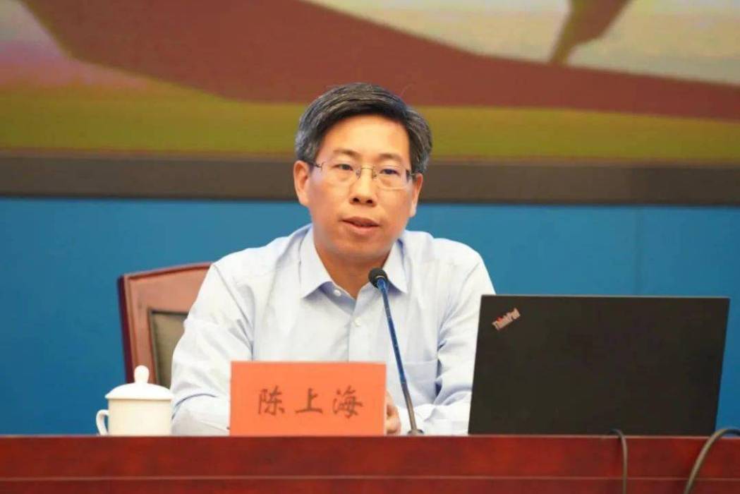 陳上海(中共贛州市委黨史研究室主任) 陳上海(中共贛州市委黨史研究室主任)
