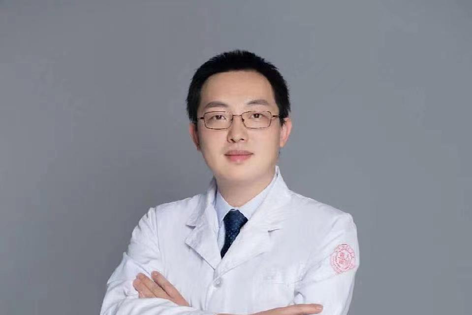 胡鵬(山西省白求恩醫院骨科副主任醫師) 胡鵬(山西省白求恩醫院骨科副主任醫師)
