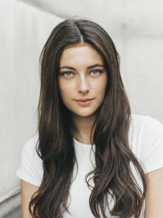 米莉·布拉迪(Millie Brady)