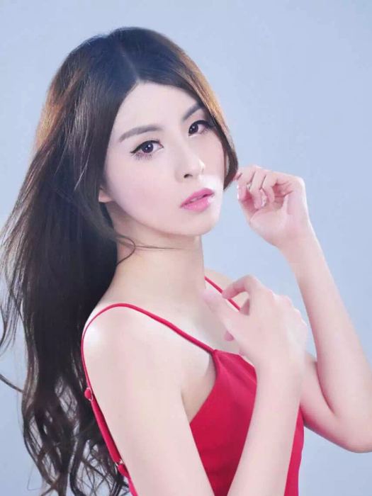 張唯(中國香港女藝人) 張唯(中國香港女藝人)