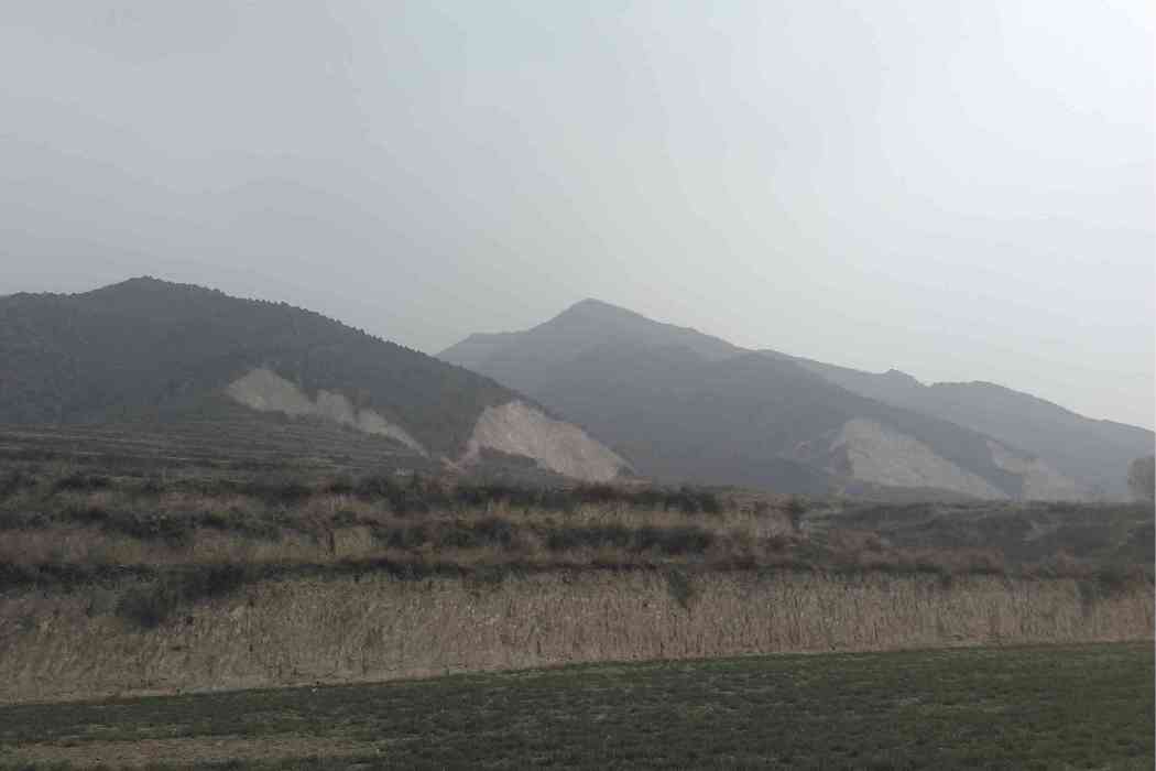 蓮花山(山西省霍州市太岳山脈中段山峰)